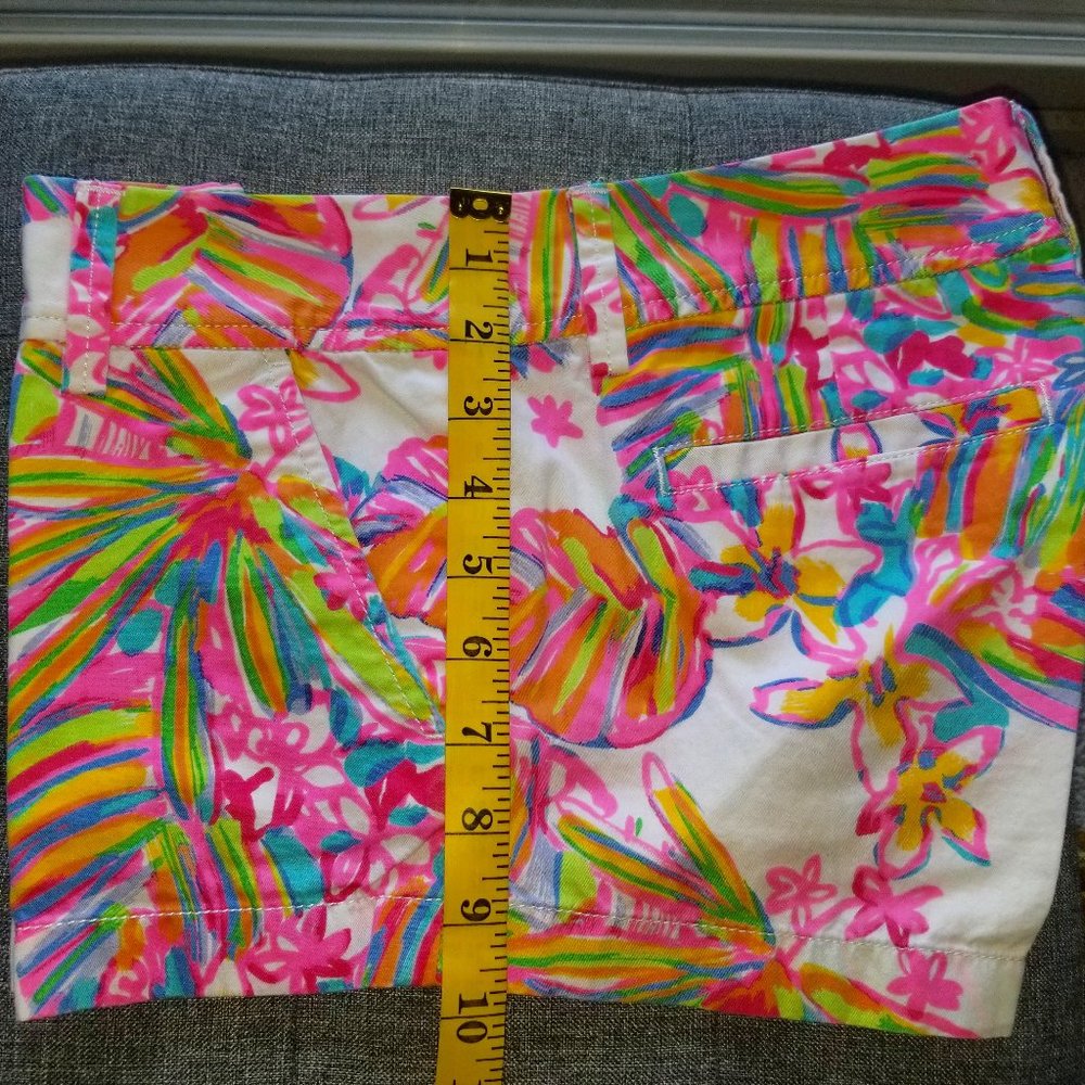 Lilly Pulitzer, The Welsh Short, Size 2.